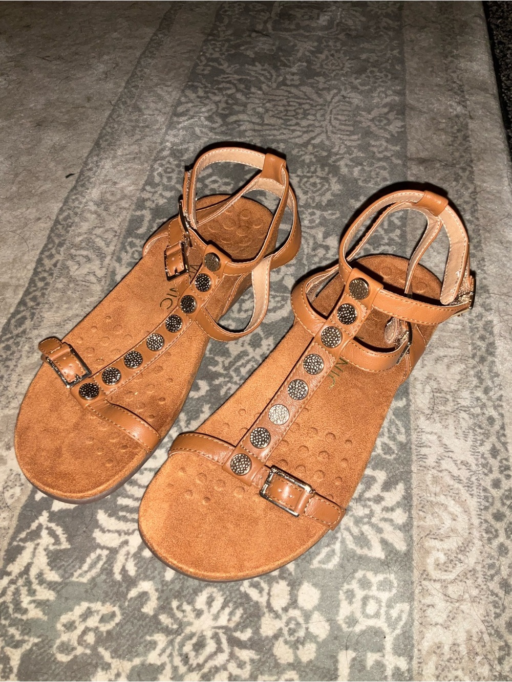 Vionic Tan T-Strap Studded Leather Sandals